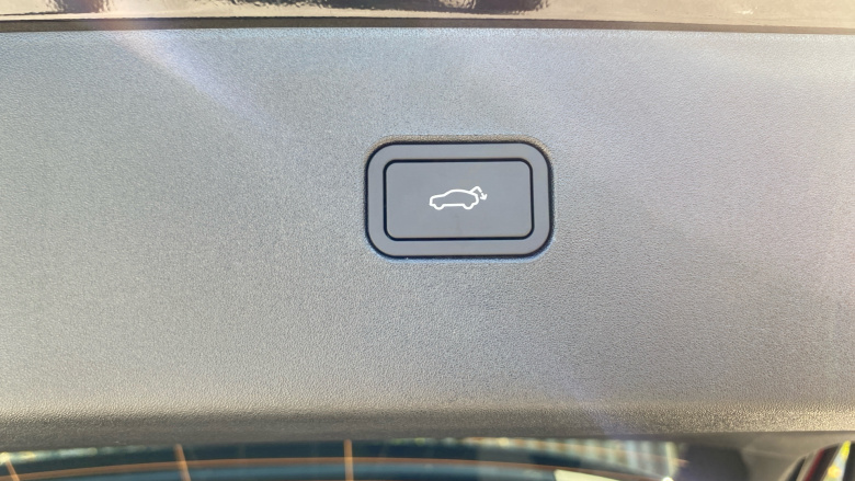 Volvo EX30 200kW SM Extended Range Ultra 69kWh 5dr Auto Electric Estate